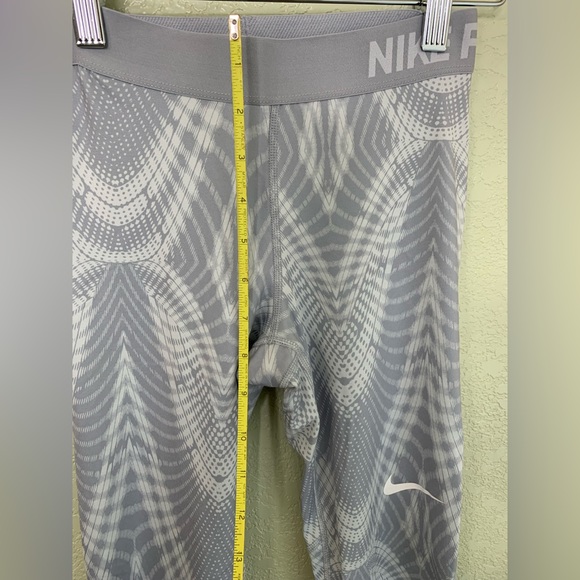 Nike Pro High Rise Gray Legging with White Designs Size Extra Small - Picture 6 of 12